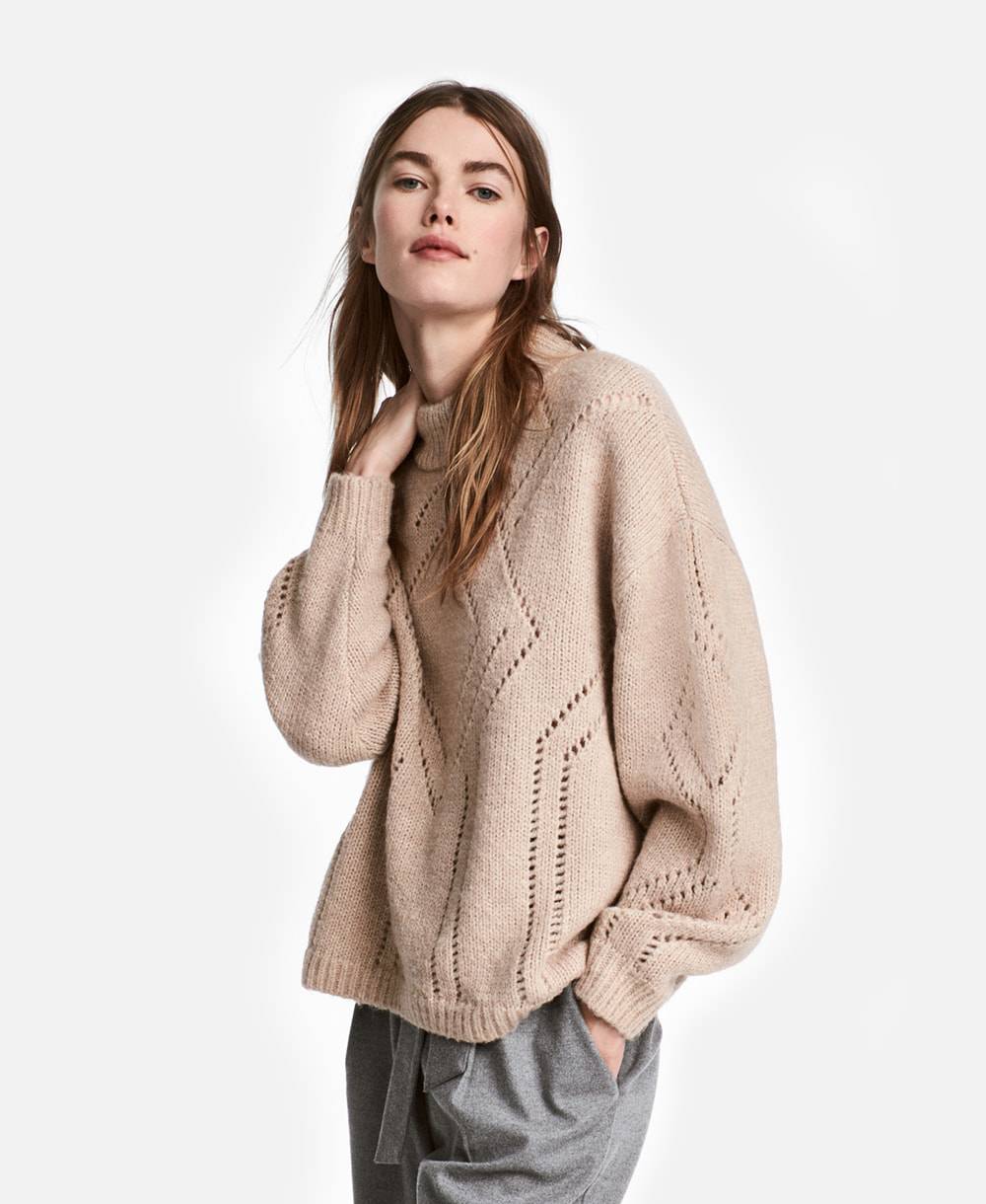 Knitted Jumper – Medeiros Advogados Associados